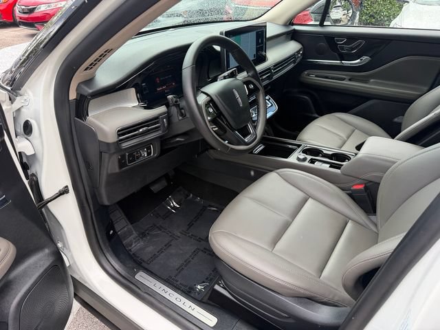 Used 2025 Lincoln Corsair FWD image 12