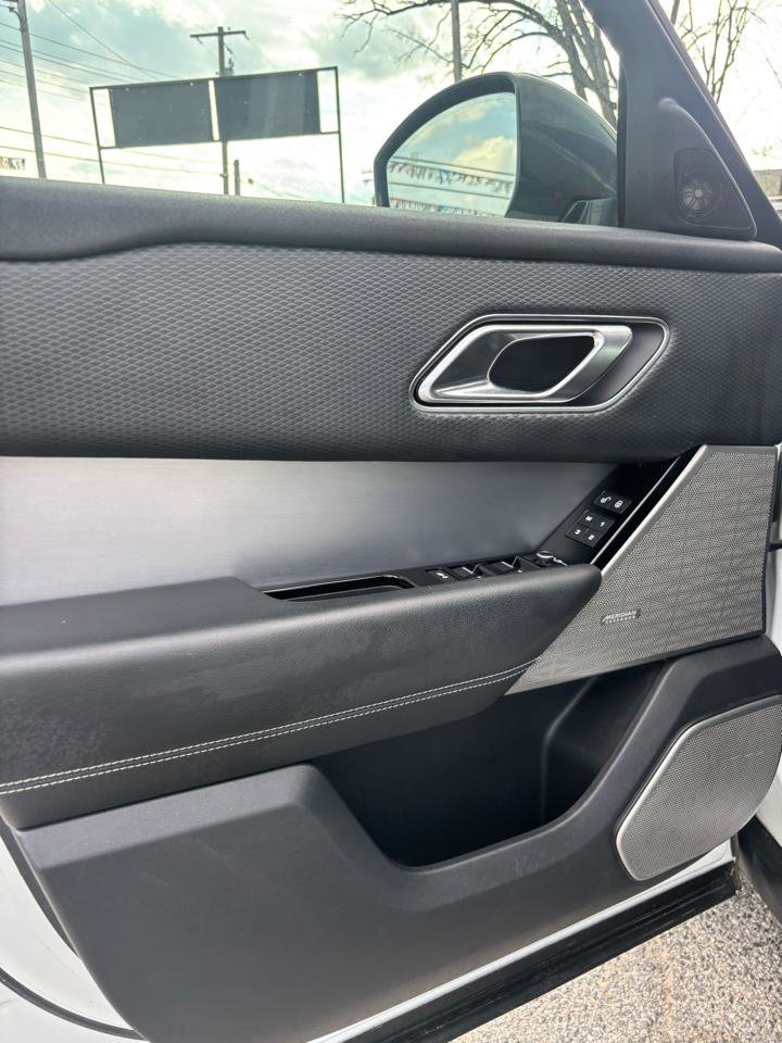 Used 2019 Land Rover Range Rover Velar R-Dynamic SE AWD/4WD image 7