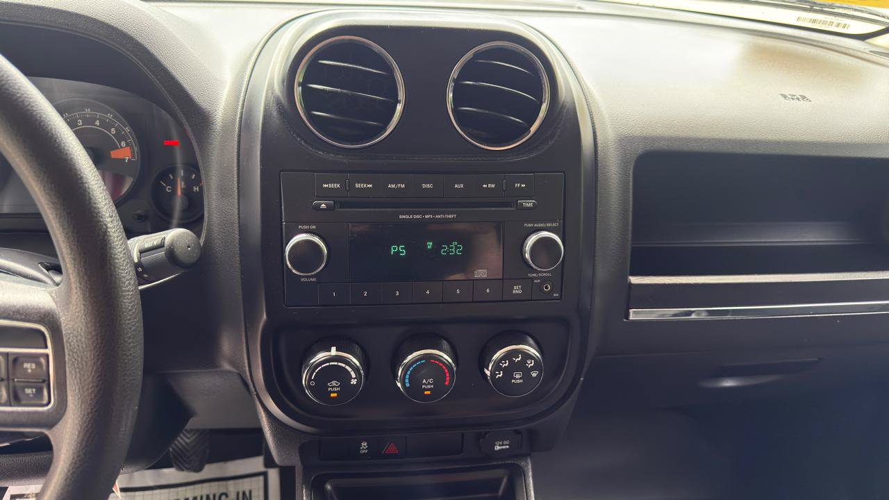Used 2015 Jeep Patriot Sport AWD/4WD image 22
