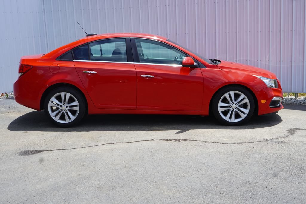 Used 2016 Chevrolet Cruze LTZ FWD image 2