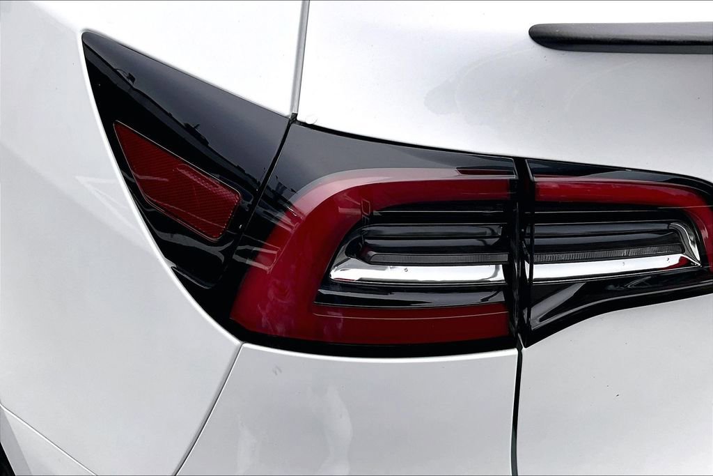 Used 2022 Tesla Model Y Performance image 20