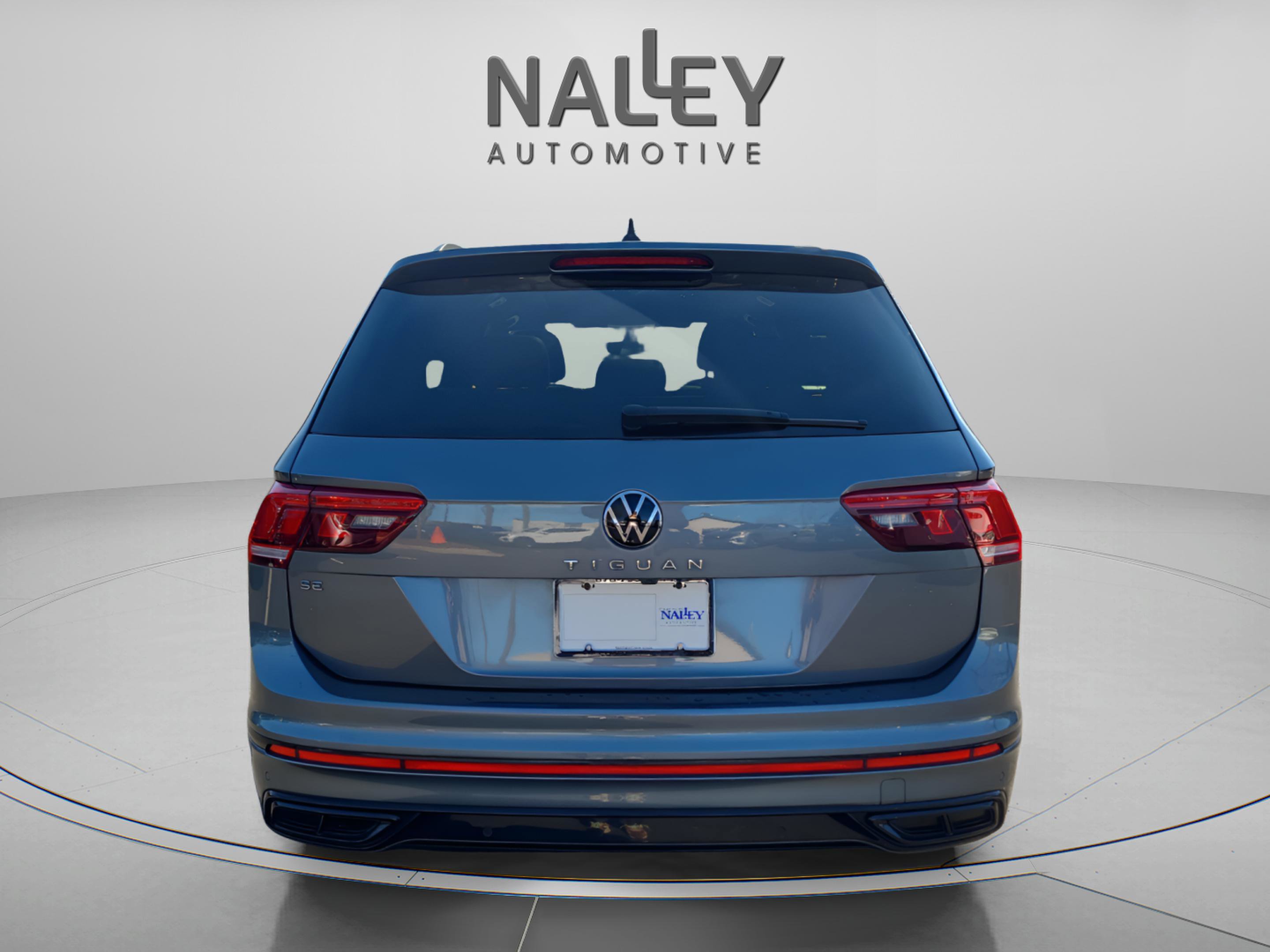 Used 2023 Volkswagen Tiguan SE R-Line image 4