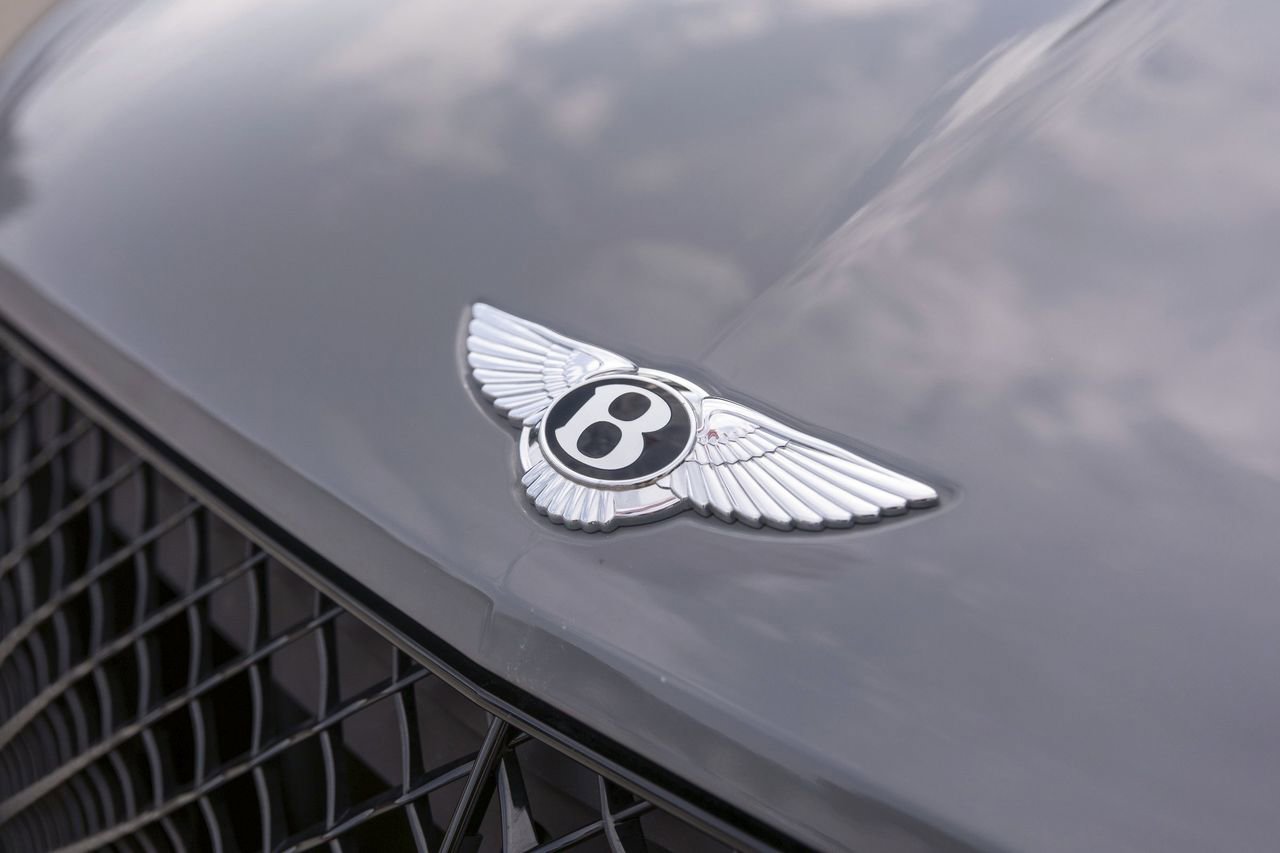 Used 2025 Bentley Bentayga AWD/4WD image 5