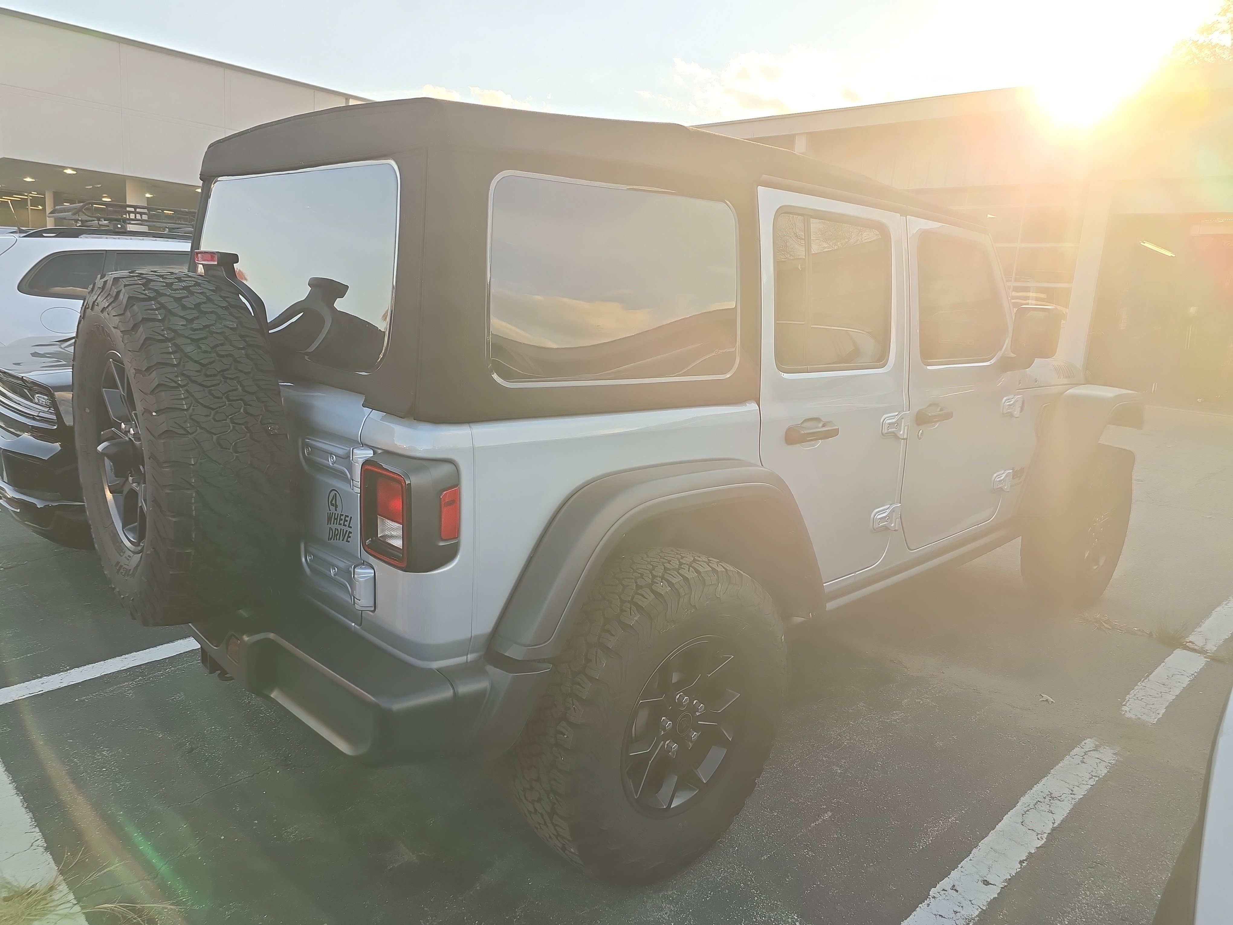 Used 2024 Jeep Wrangler Willys image 2