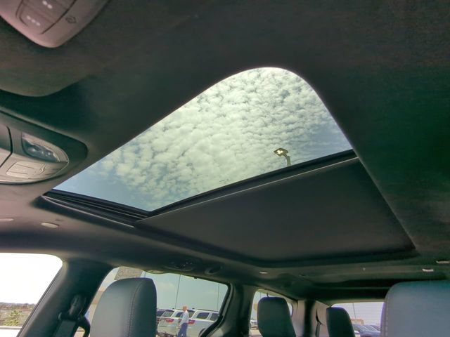 New 2027 Chrysler Pacifica Pinnacle w/ Theater Group AWD/4WD image 24