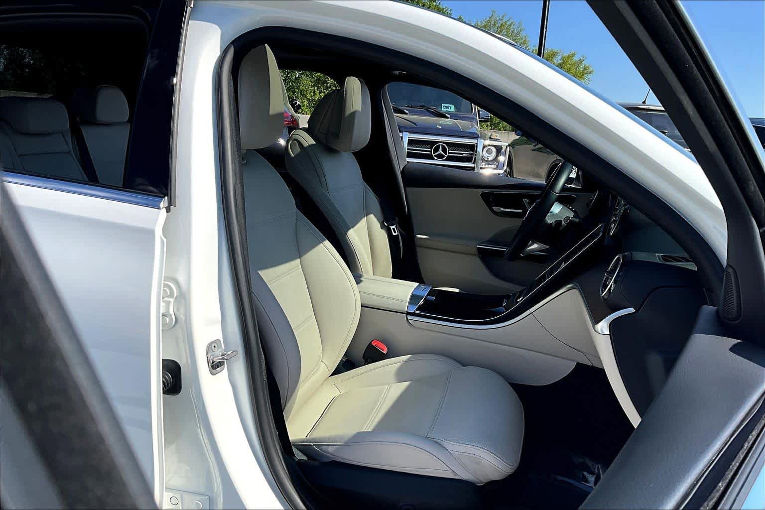 Used 2024 Mercedes-Benz C 300 Sedan image 9