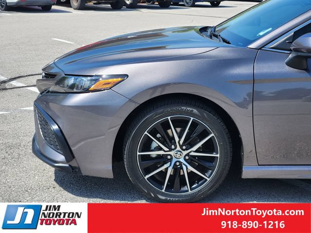 Used 2021 Toyota Camry SE FWD image 8