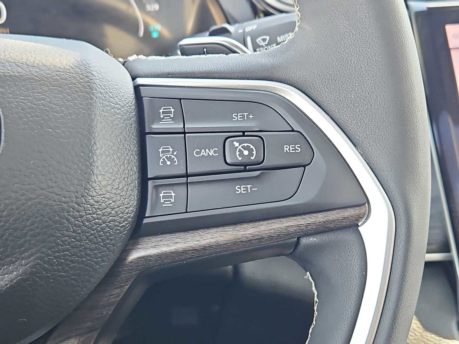 Used 2023 Jeep Grand Cherokee 4WD 4xe image 30