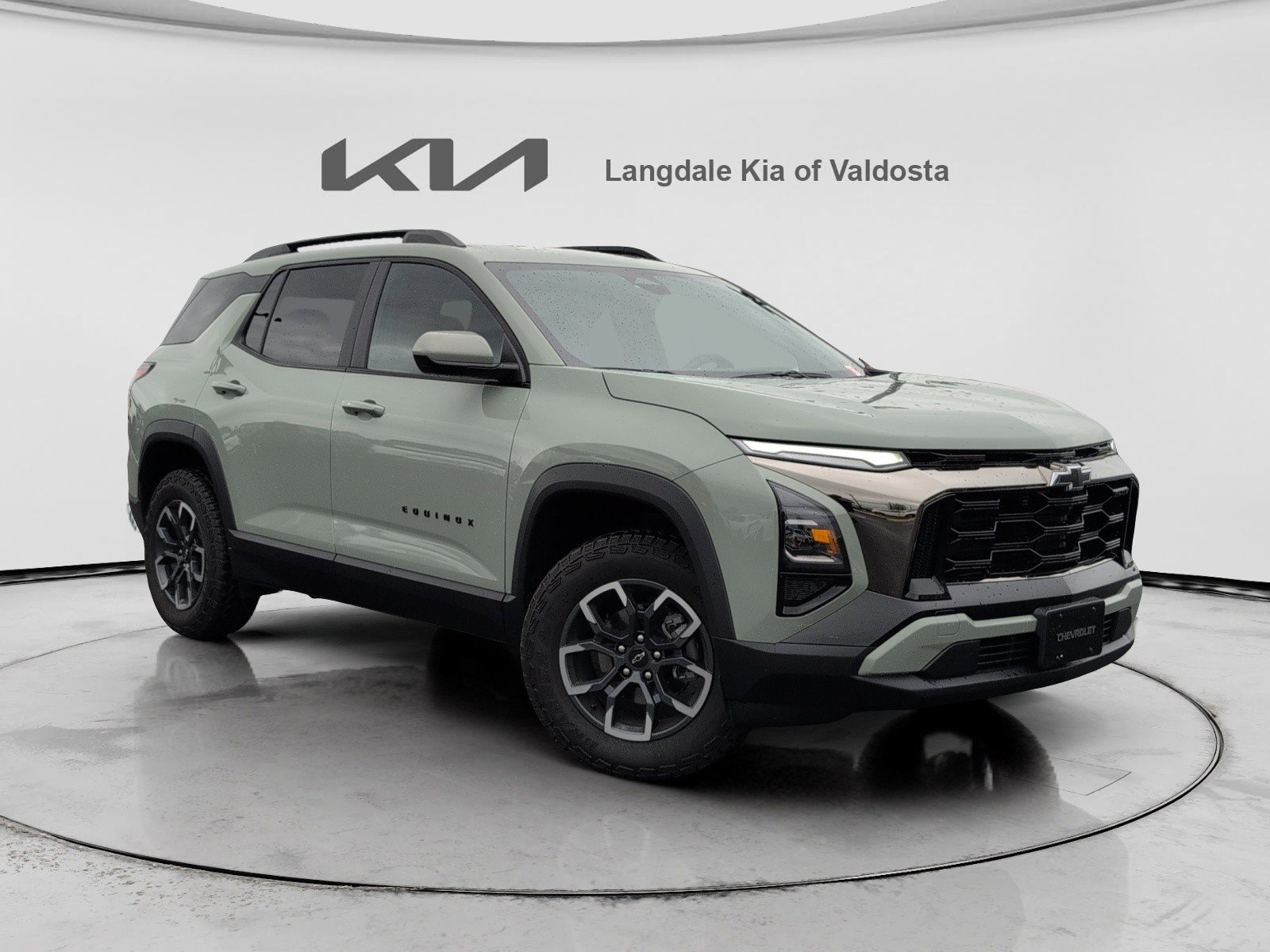 Used 2026 Chevrolet Equinox ACTIV image 2