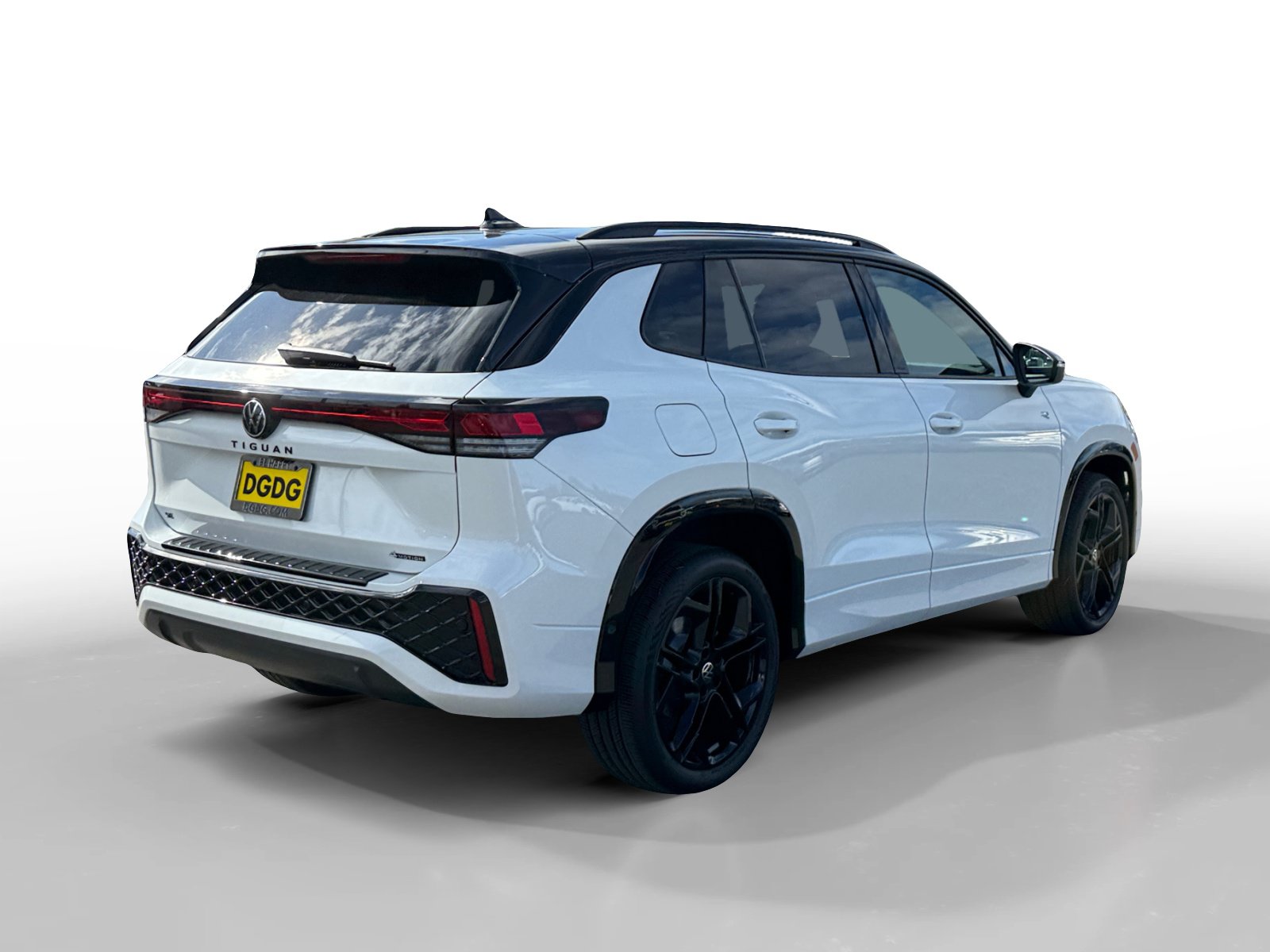 New 2026 Volkswagen Tiguan SE R-Line AWD/4WD image 5