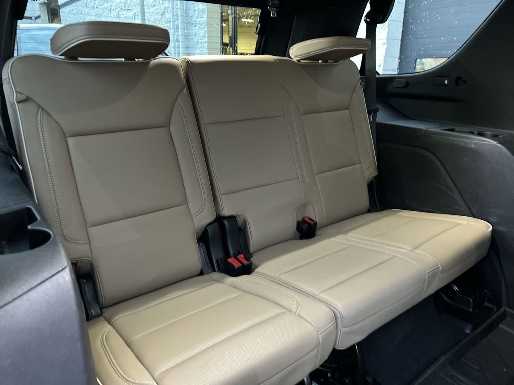 Used 2024 Chevrolet Tahoe Premier AWD/4WD image 32