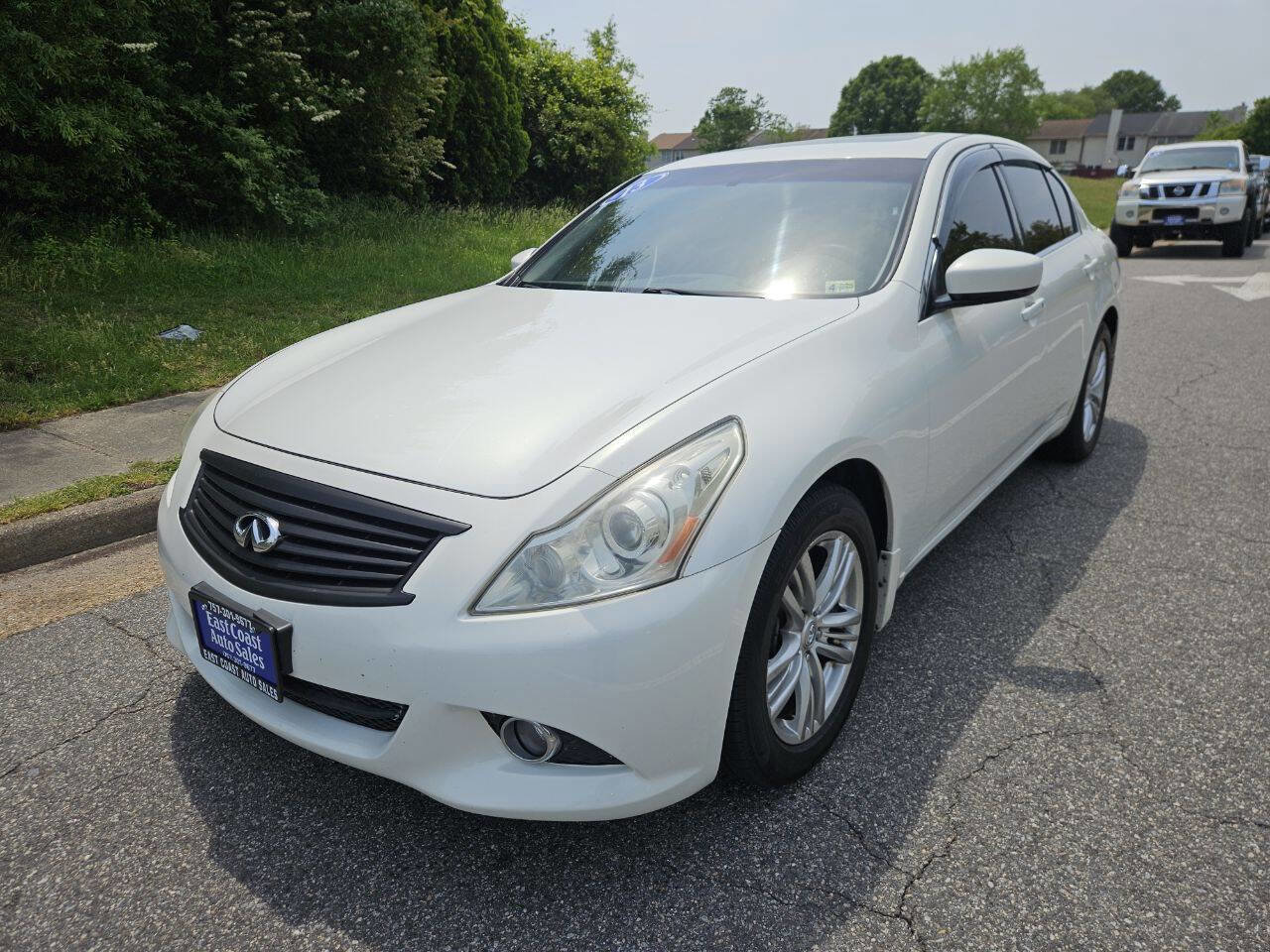 Used 2013 INFINITI G37 x Sedan w/ Premium Pkg AWD/4WD image 2