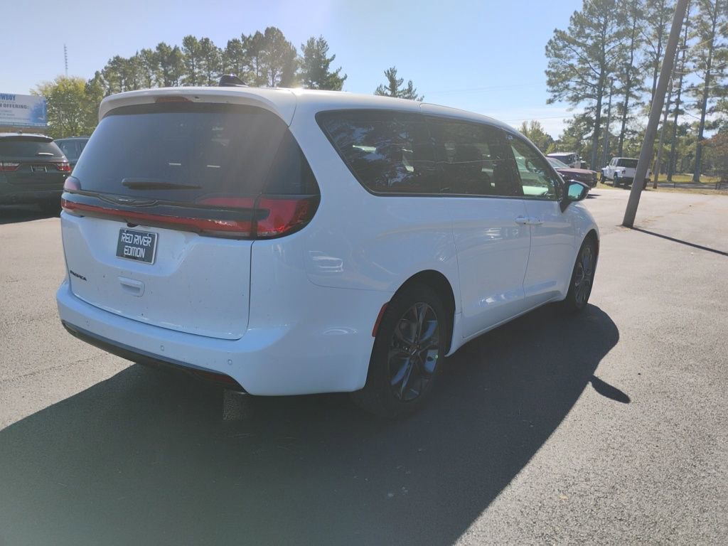 New 2026 Chrysler Pacifica Select image 5