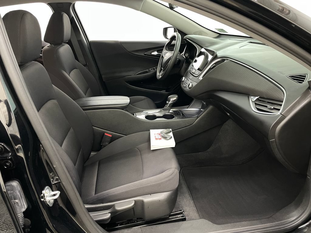 Certified 2021 Chevrolet Malibu LT FWD image 36