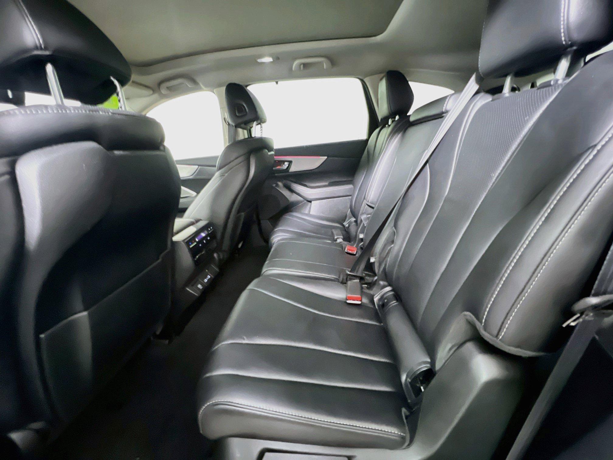 Used 2023 Acura MDX w/ Technology Package FWD image 29