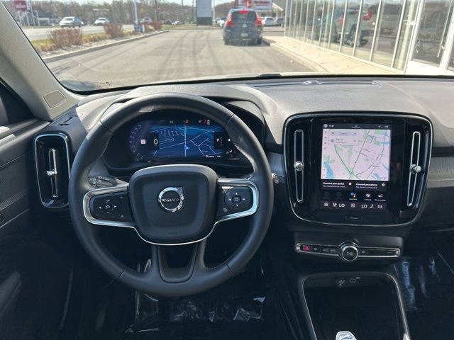 Certified 2025 Volvo XC40 B5 Plus image 19
