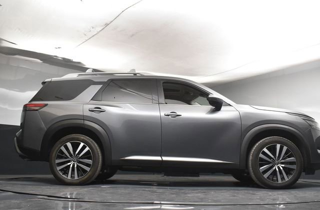 Used 2023 Nissan Pathfinder Platinum AWD/4WD image 40