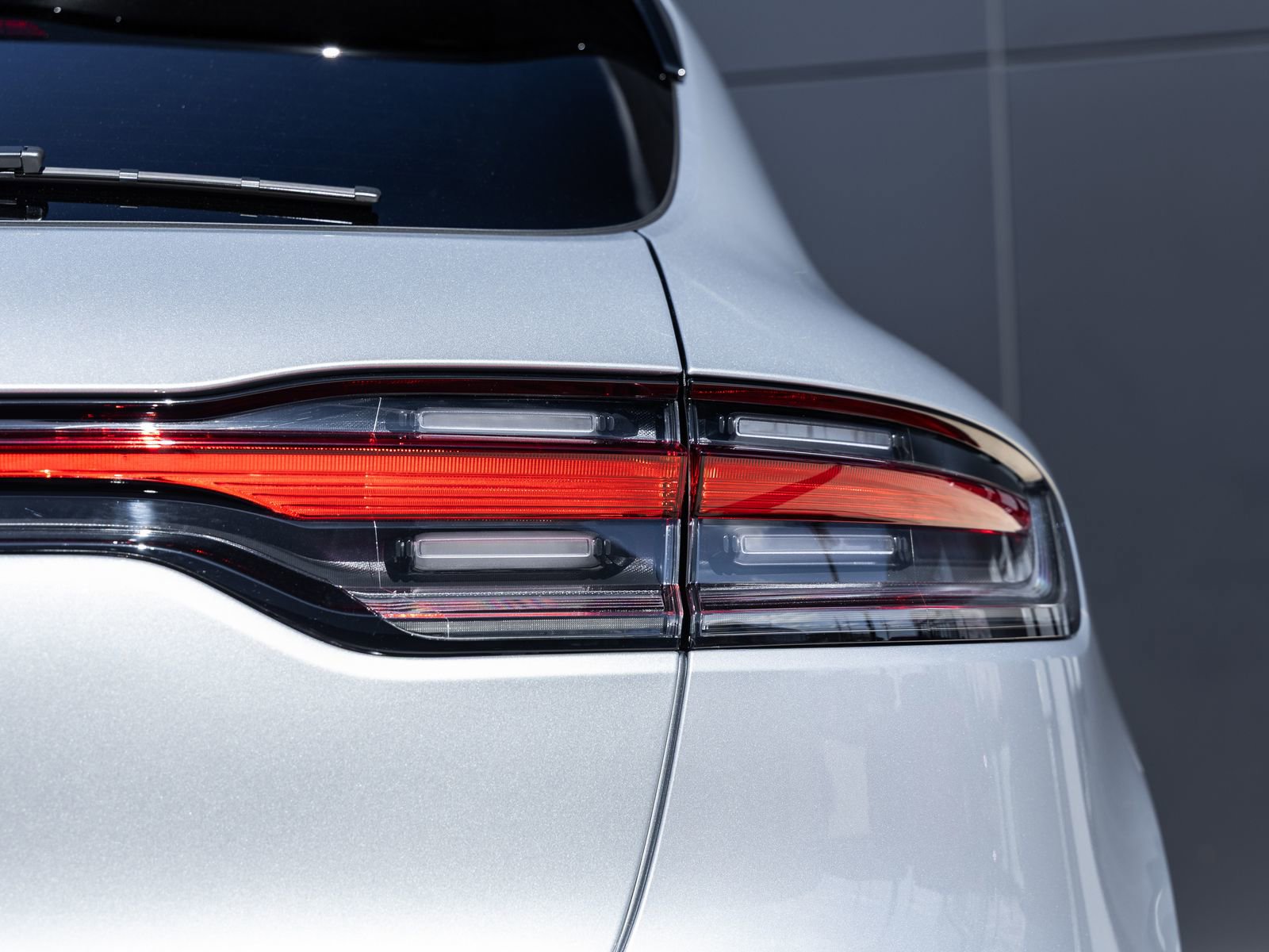 Certified 2026 Porsche Macan AWD/4WD image 14