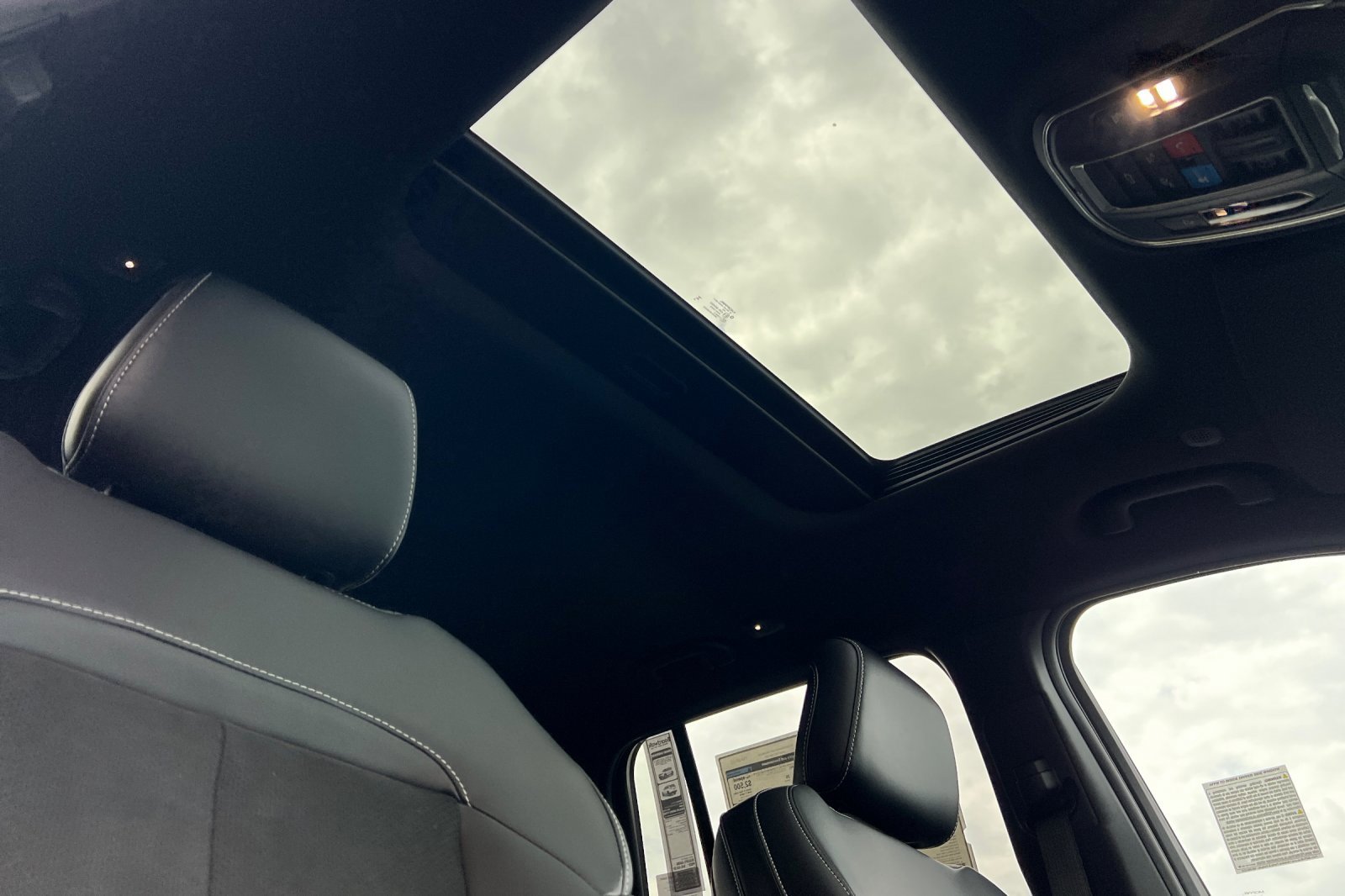 New 2025 Jeep Grand Cherokee Altitude image 17