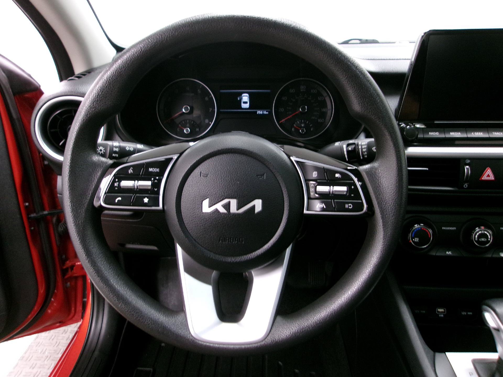 Used 2022 Kia Forte LXS FWD image 6