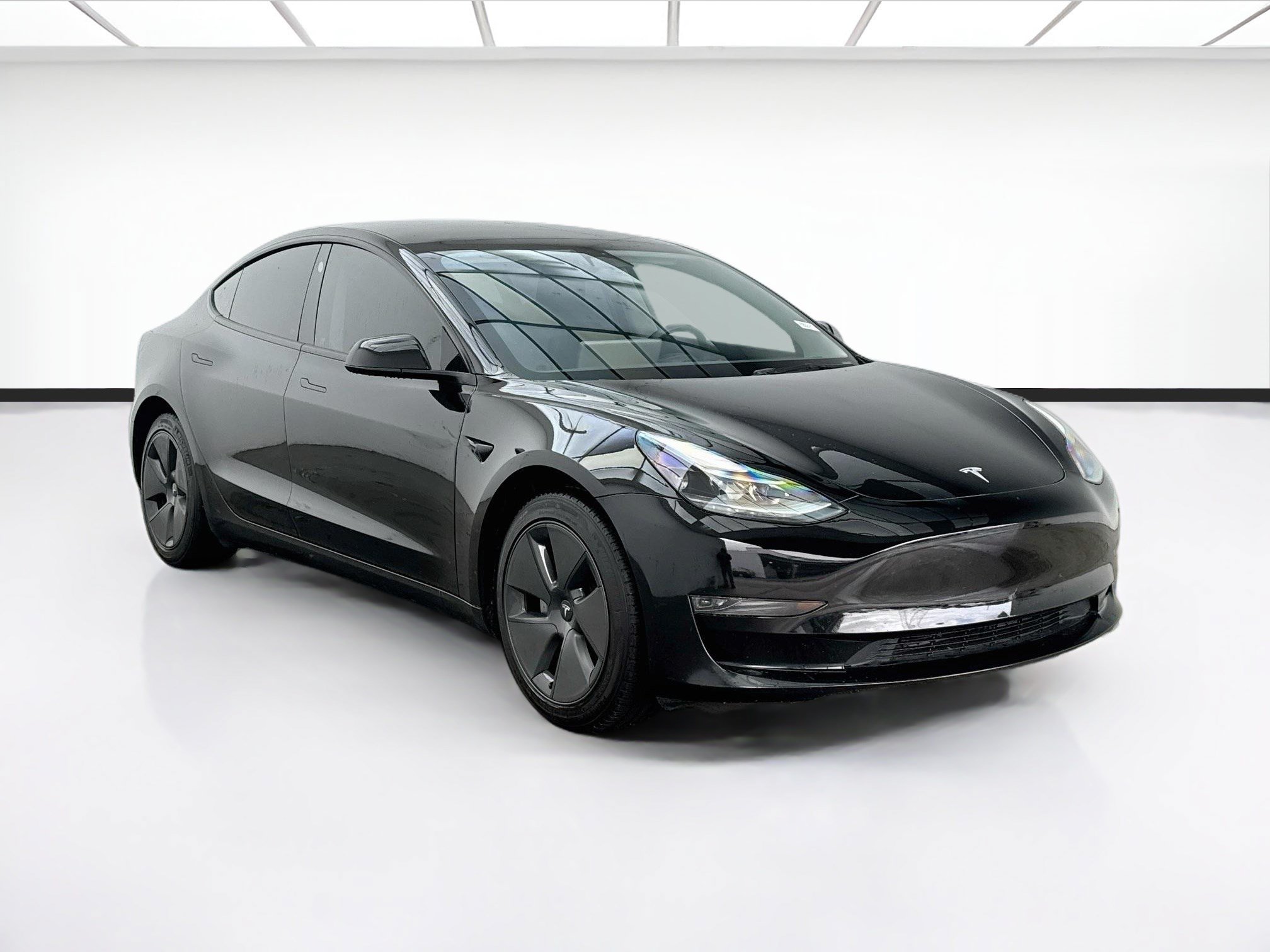 Used 2023 Tesla Model 3 Standard Range RWD image 3