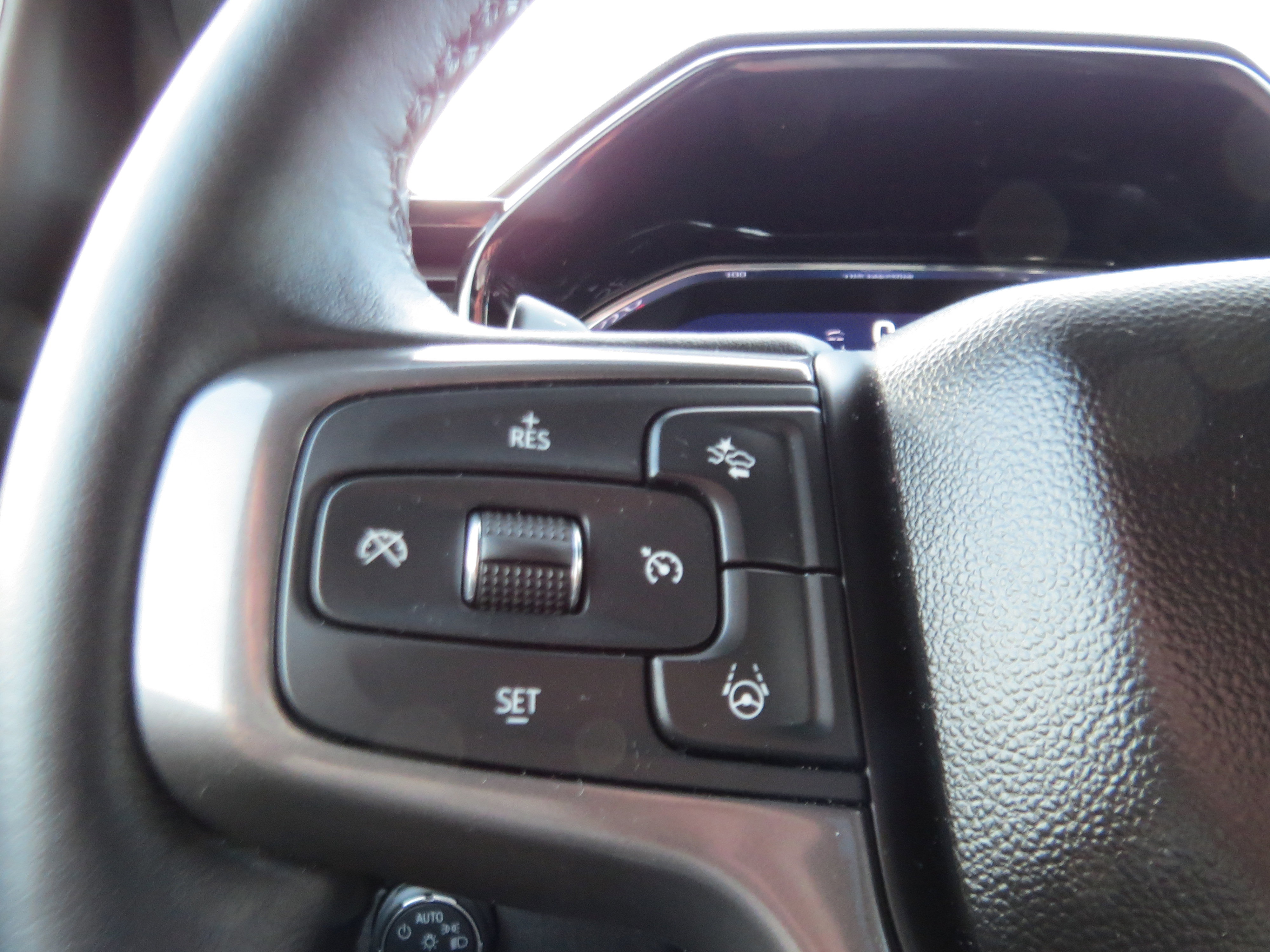 Used 2025 Chevrolet Silverado 1500 High Country AWD/4WD image 31