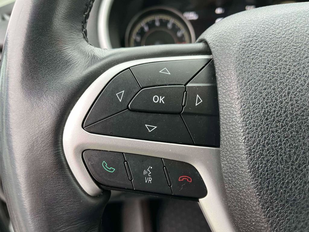 Used 2015 Jeep Cherokee Trailhawk w/ Comfort/Convenience Group image 21