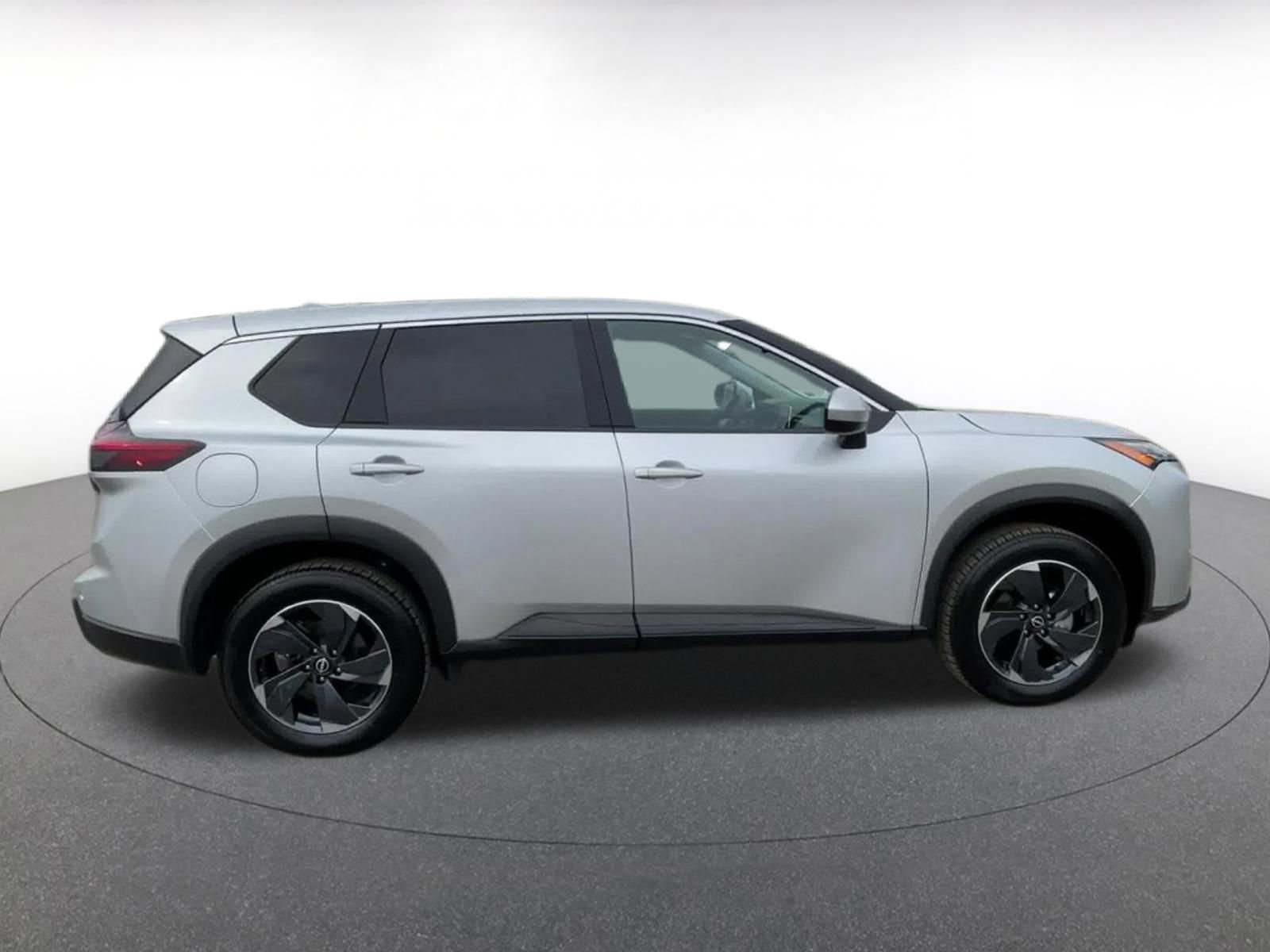 Used 2025 Nissan Rogue SV image 16