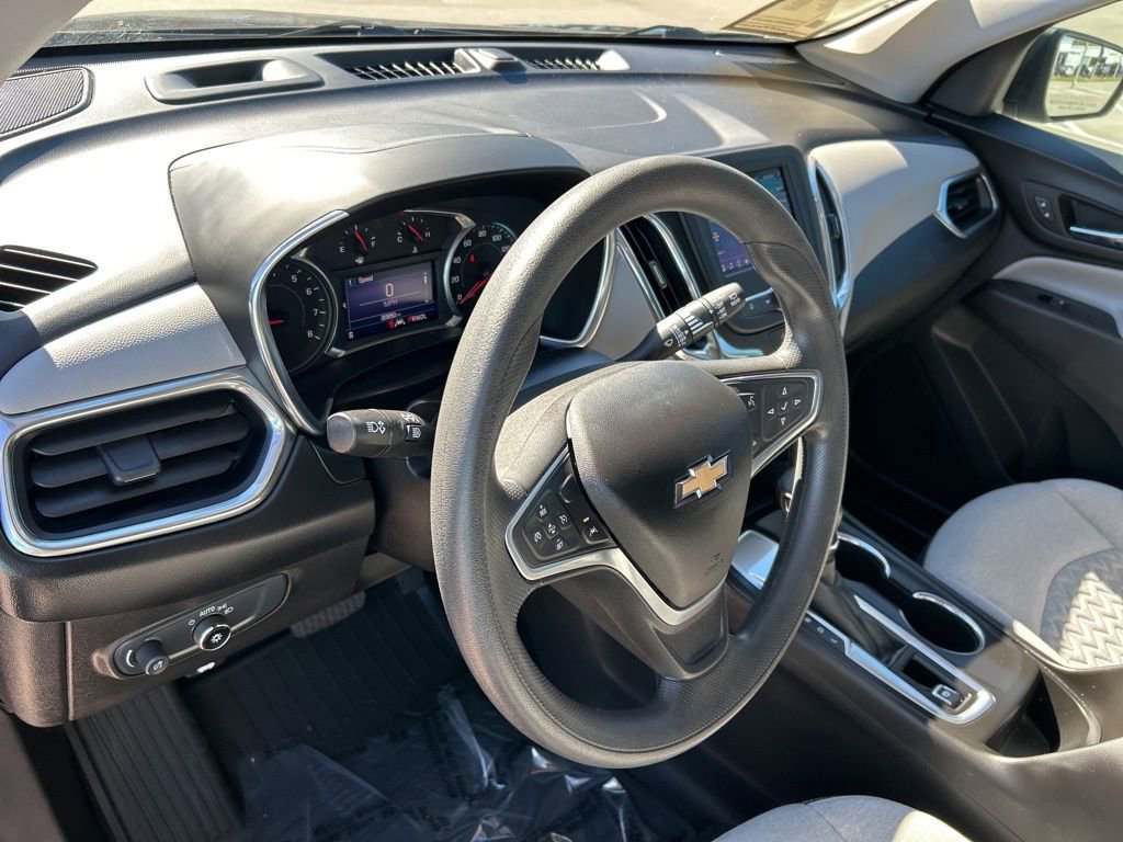 Used 2022 Chevrolet Equinox LS w/ LS Convenience Package image 17