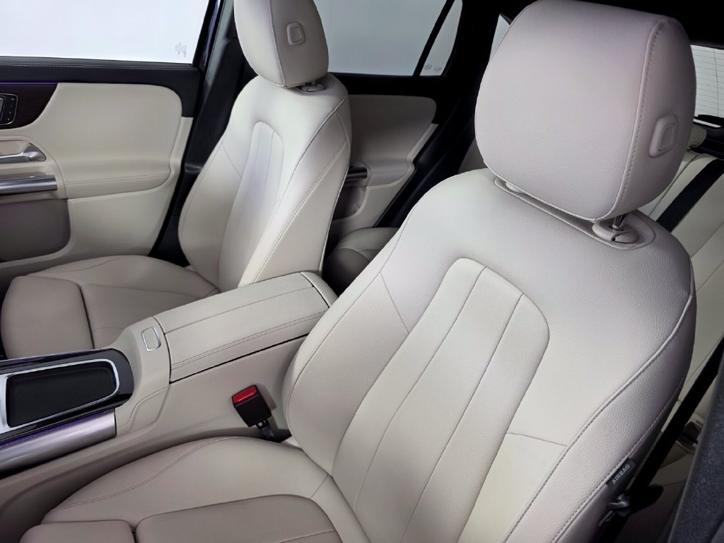 Certified 2025 Mercedes-Benz GLA 250 image 11