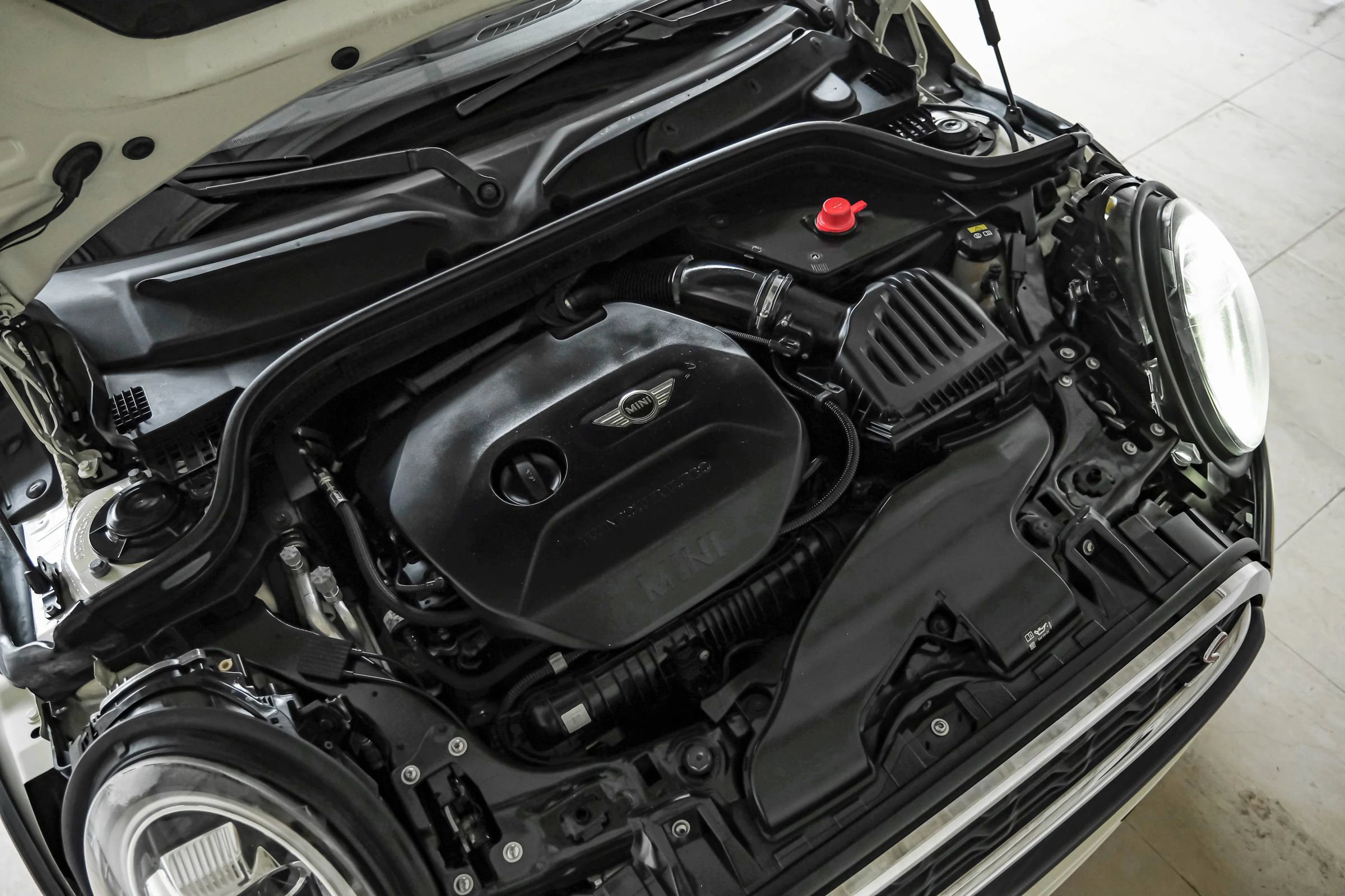 Used 2019 MINI Cooper S w/ Premium Package image 45