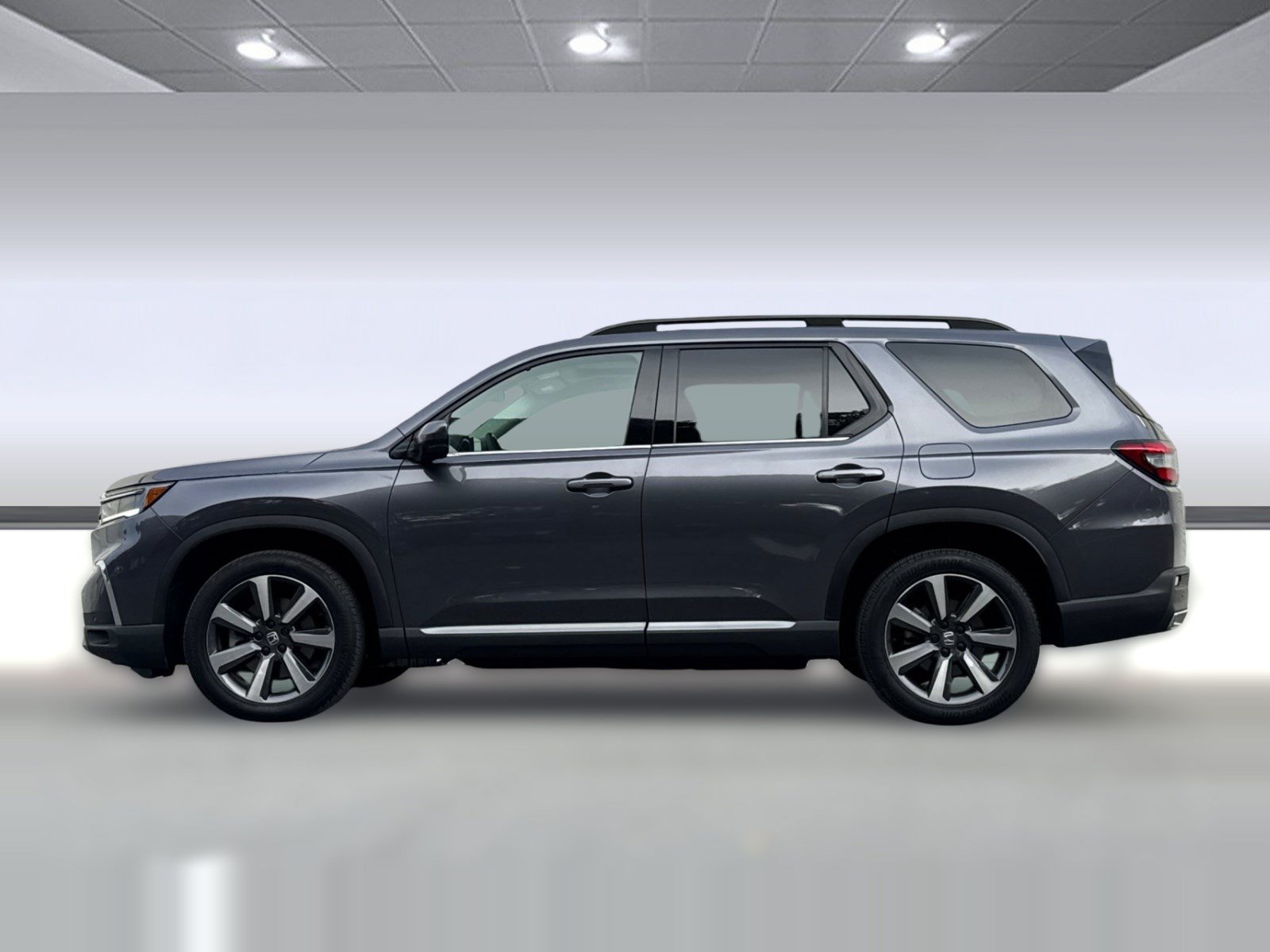 Certified 2024 Honda Pilot Touring image 2