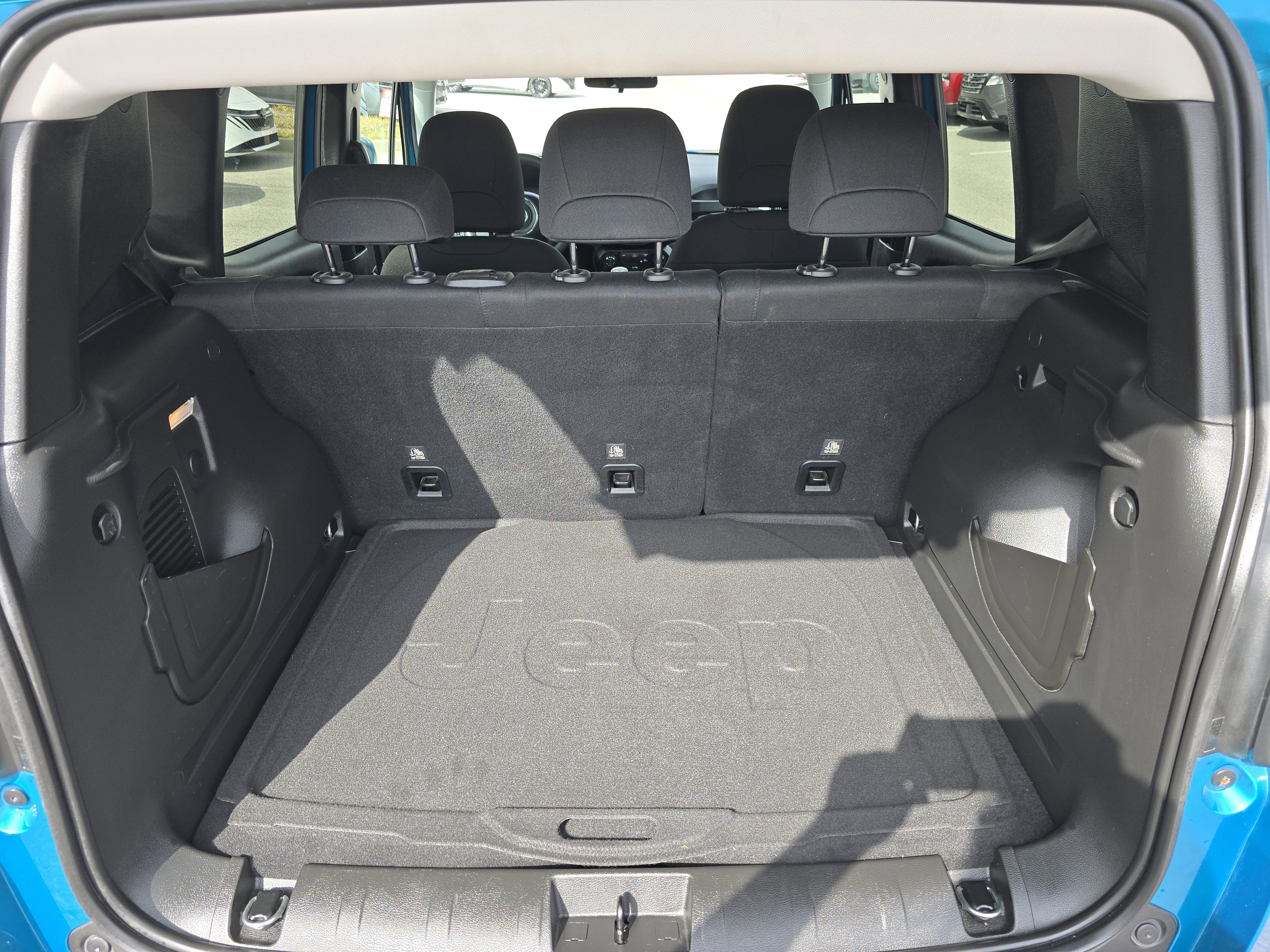 Used 2021 Jeep Renegade Latitude image 18