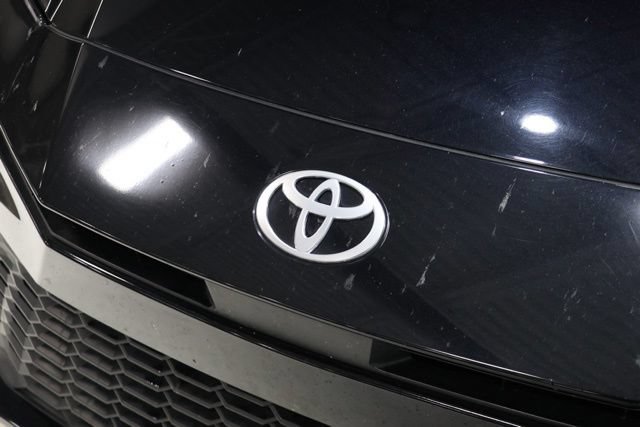 Used 2025 Toyota Camry SE FWD image 12