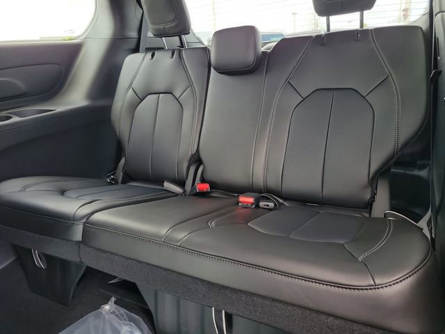 New 2026 Chrysler Pacifica Select FWD image 10