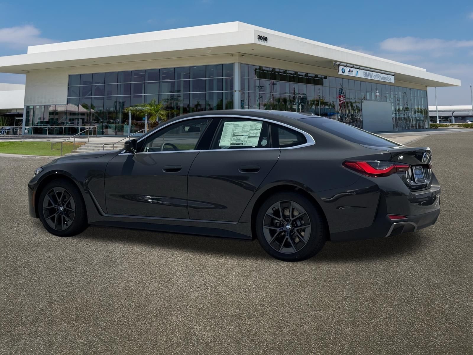 New 2026 BMW i4 eDrive40 w/ Parking Assistance Package RWD image 8