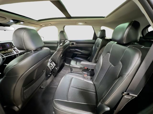 Certified 2022 Kia Sorento EX w/ Panoramic Sunroof Package image 25