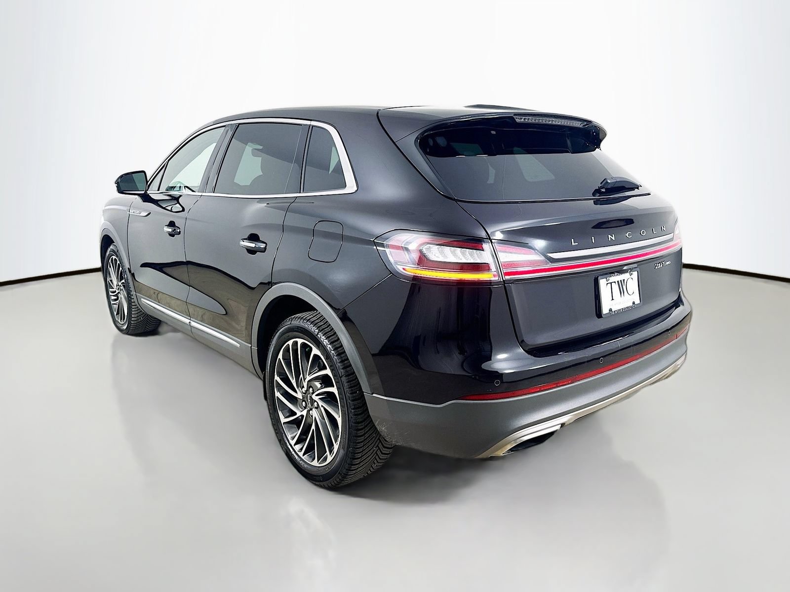 Used 2019 Lincoln Nautilus Reserve AWD/4WD image 7