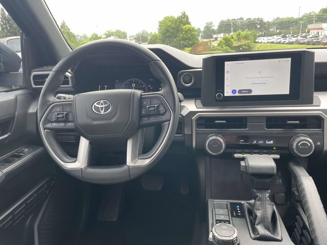 Used 2025 Toyota 4Runner SR5 AWD/4WD image 21