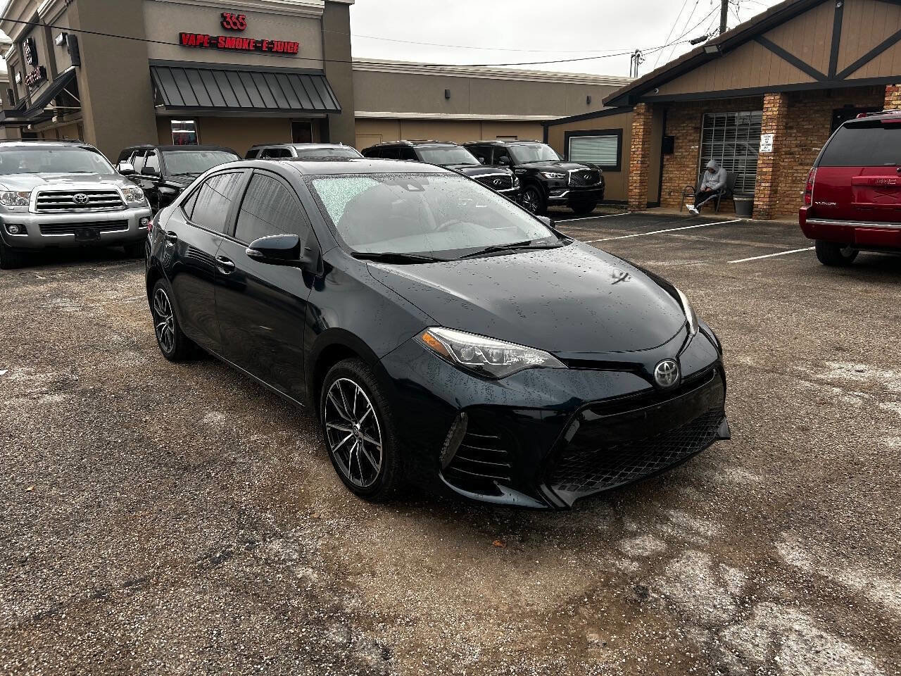 Used 2018 Toyota Corolla SE image 3