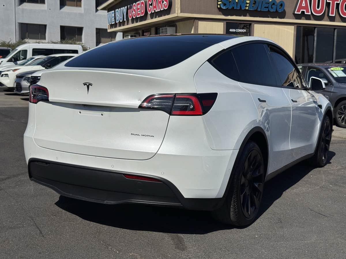 Used 2021 Tesla Model Y Long Range AWD/4WD image 15