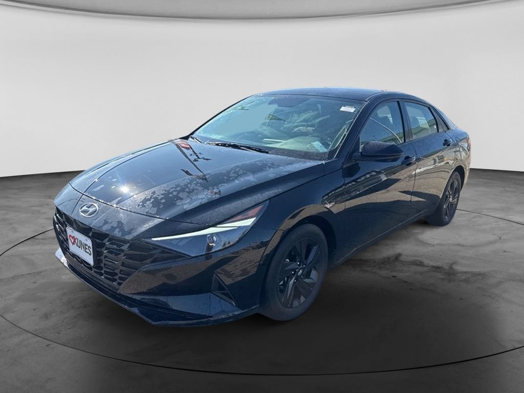 Used 2022 Hyundai Elantra SEL FWD image 4