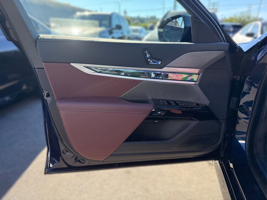 New 2026 BMW 740i image 25