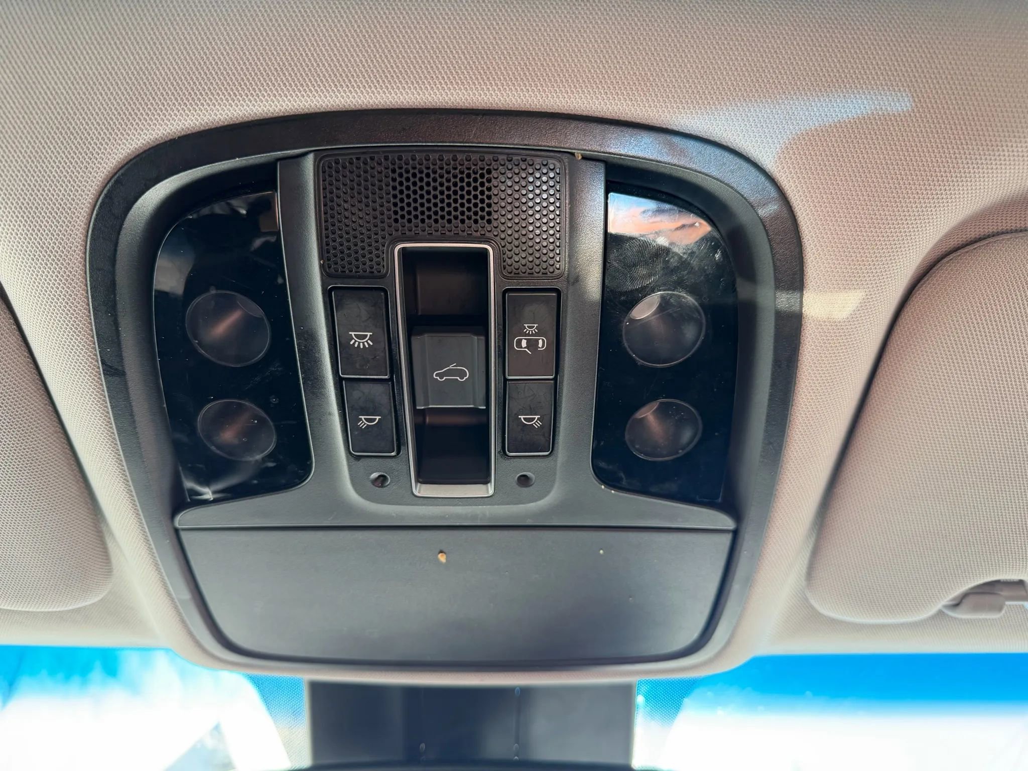 Used 2019 Kia Sorento SX image 25