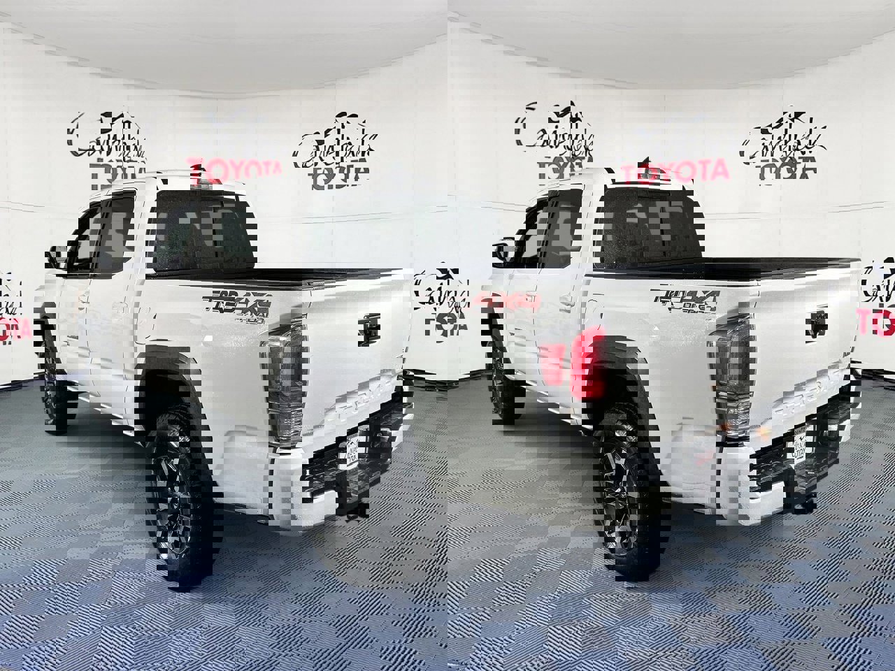 Used 2021 Toyota Tacoma TRD Off-Road w/ Technology Package image 5