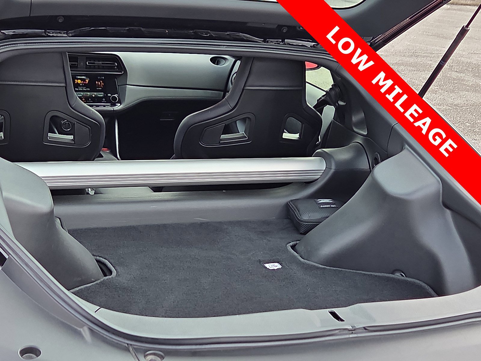 Used 2025 Nissan Z NISMO w/ Floor Mat Package image 9