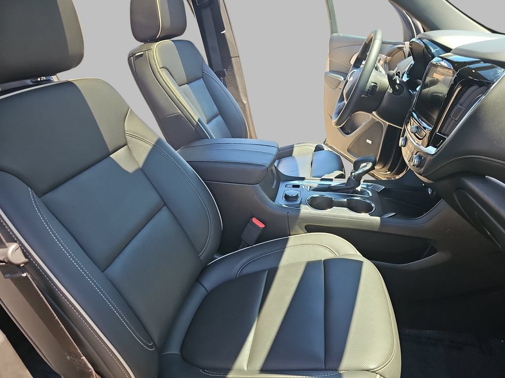 Certified 2023 Chevrolet Traverse Premier w/ LPO, Floor Liner Package AWD/4WD image 13