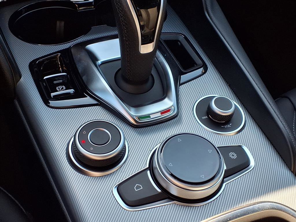 New 2025 Alfa Romeo Giulia image 17