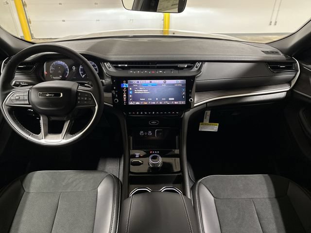 New 2026 Jeep Grand Cherokee Altitude AWD/4WD image 10