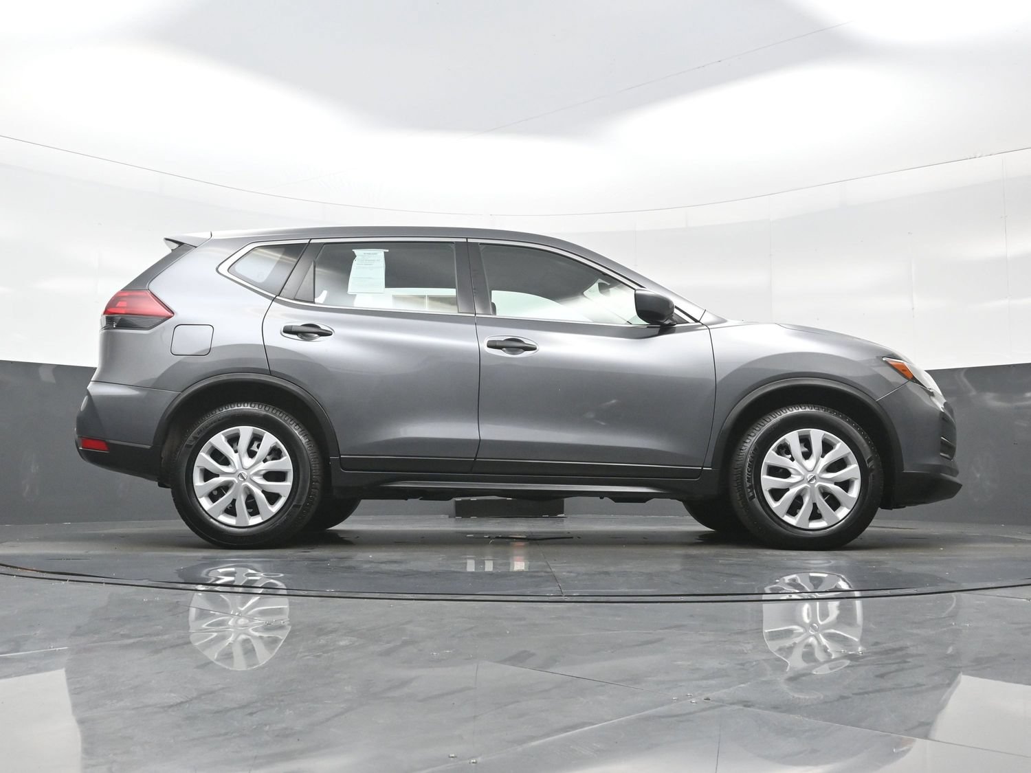 Used 2020 Nissan Rogue S FWD image 30